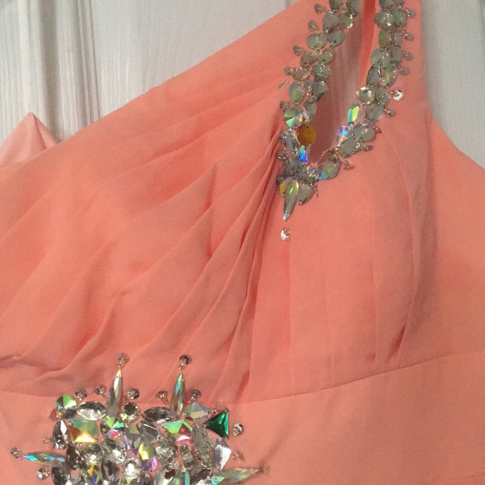 Prom dress - Picture 2 of 3